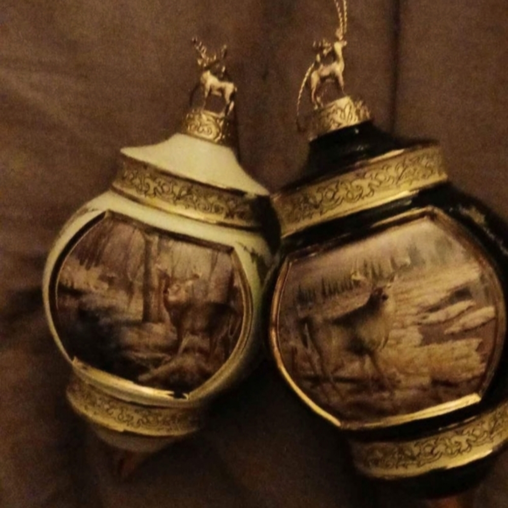 Danbury mint ornaments set of 2